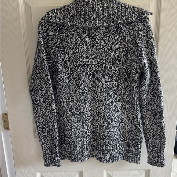 LOFT Monochrome Knit Sweater - Picture 5 of 5